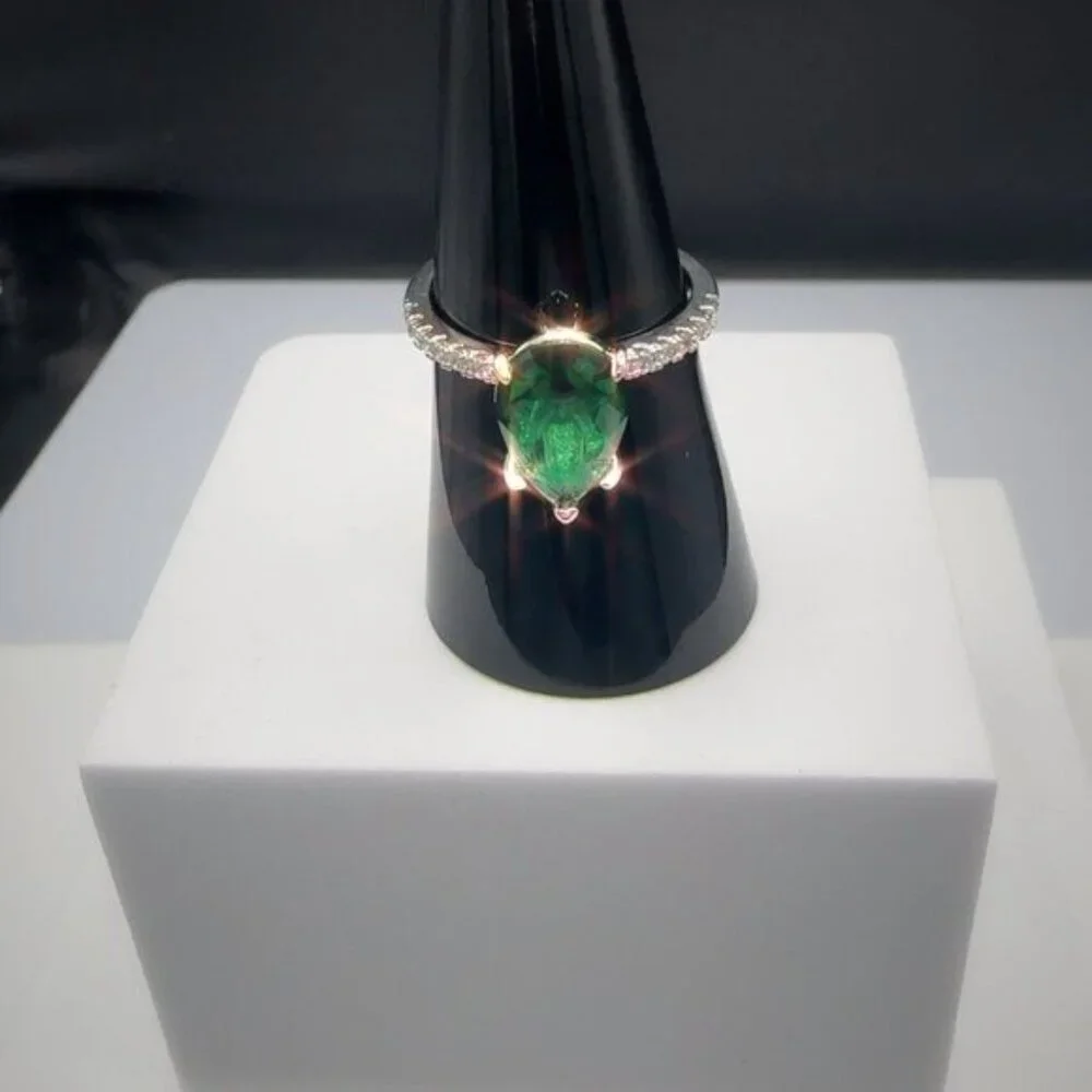 Sterling Silver Green Gemstone Pear Cut Ring Size 8 - Picture 7 of 9